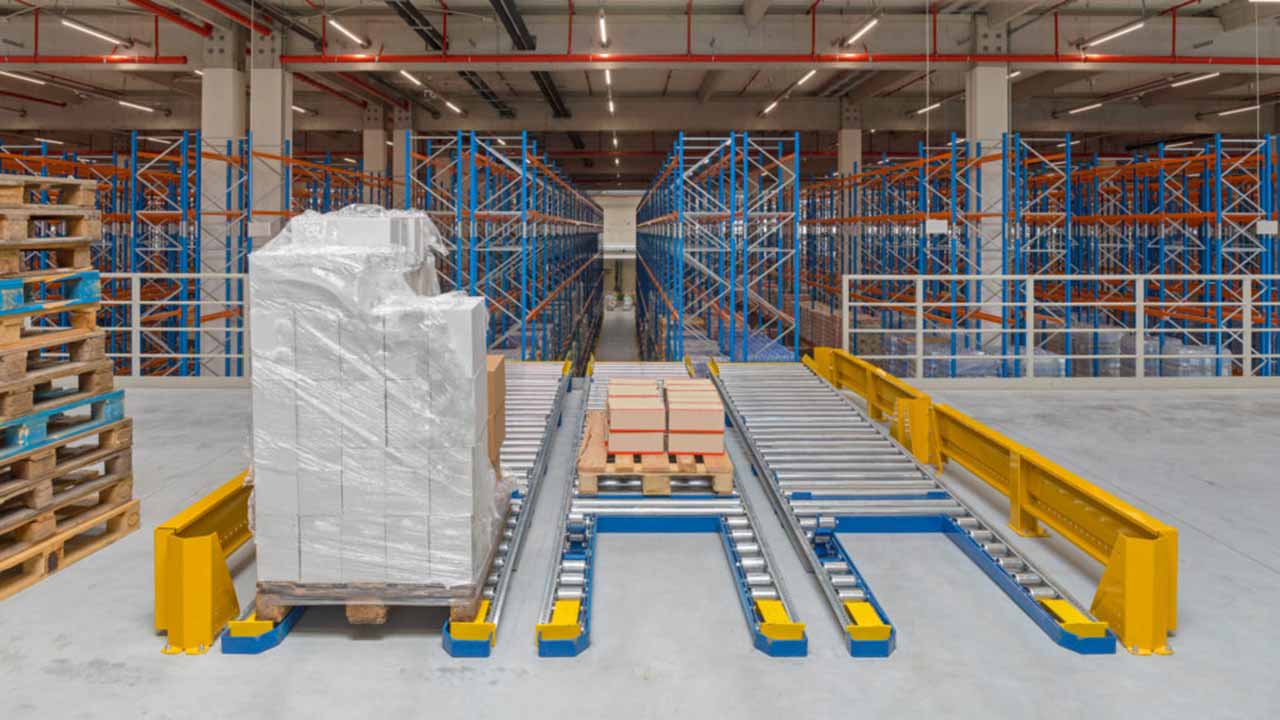 The best warehouse layout includes a good directional flow from inbound and outbound docks and between warehouse aisles